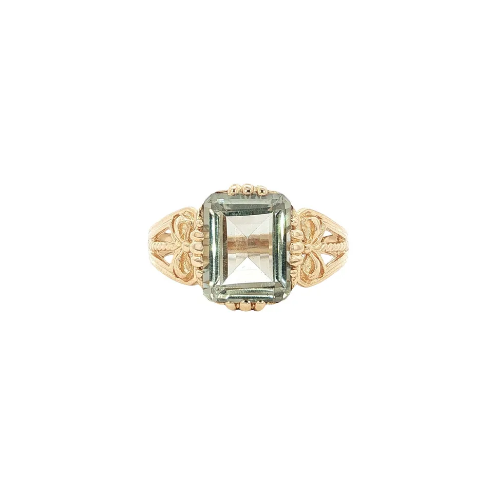 Vintage 14K Gold Ring with Green Amethyst