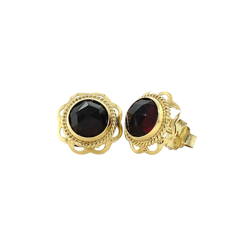 Vintage 14K Gold Stud Earrings with Garnet