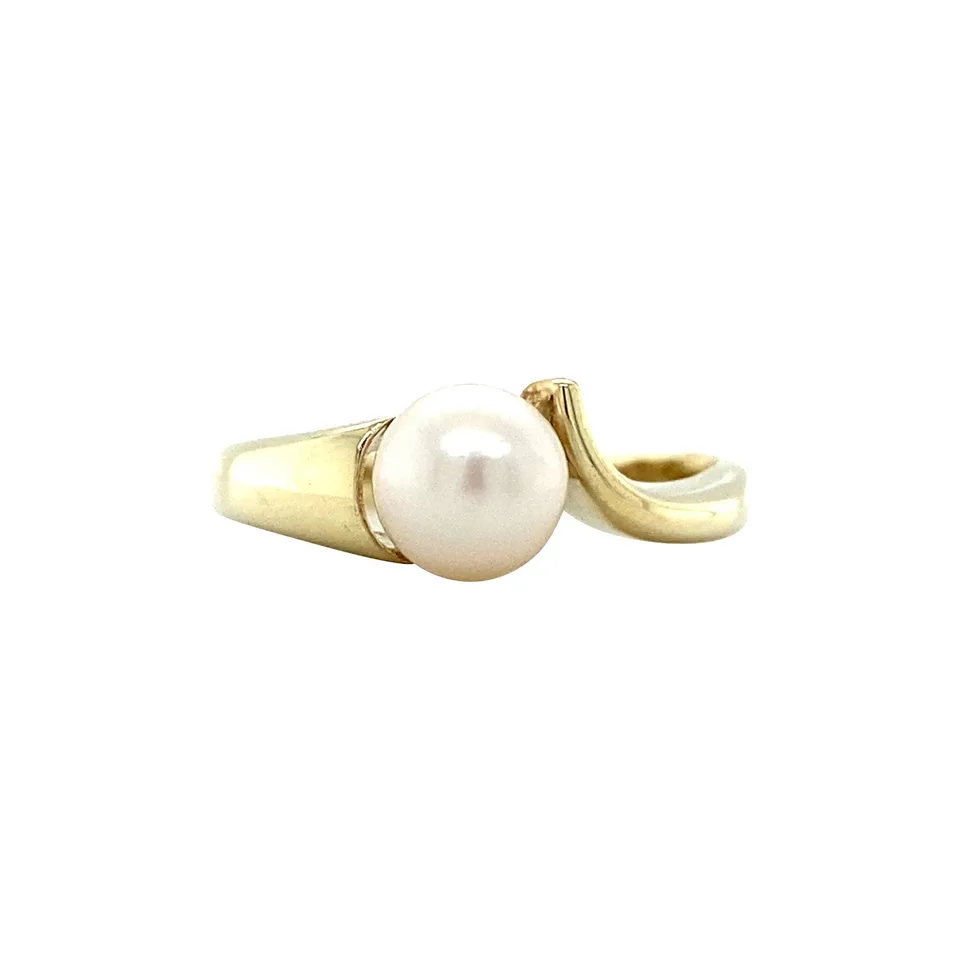 Vintage 14K Gold Ring with Pearl