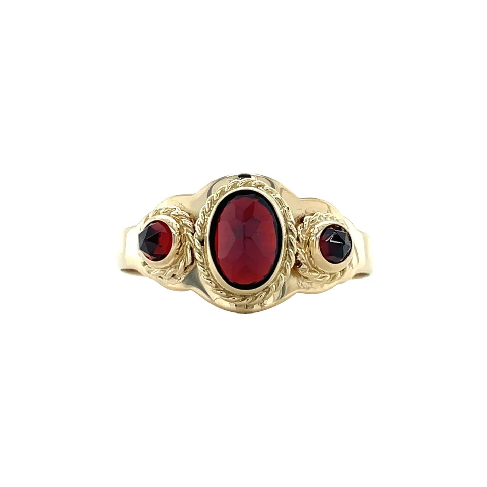Vintage 14K Gold Ring with Garnet