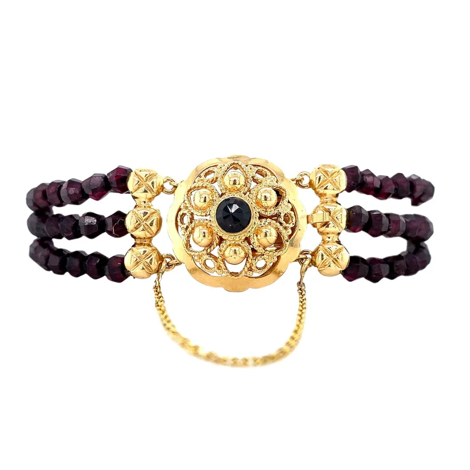 Vintage Garnet Bracelet with 14K Gold Decorative Clasp 19 cm