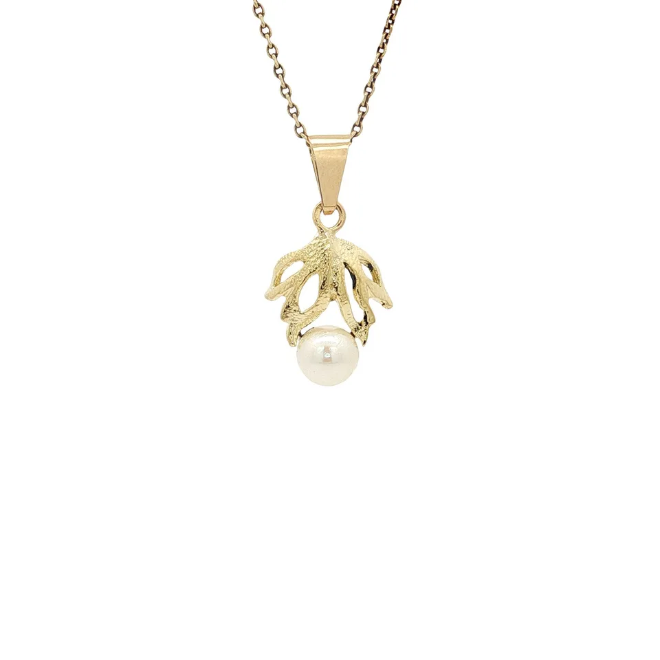 Vintage 14K Gold Pendant with Pearl