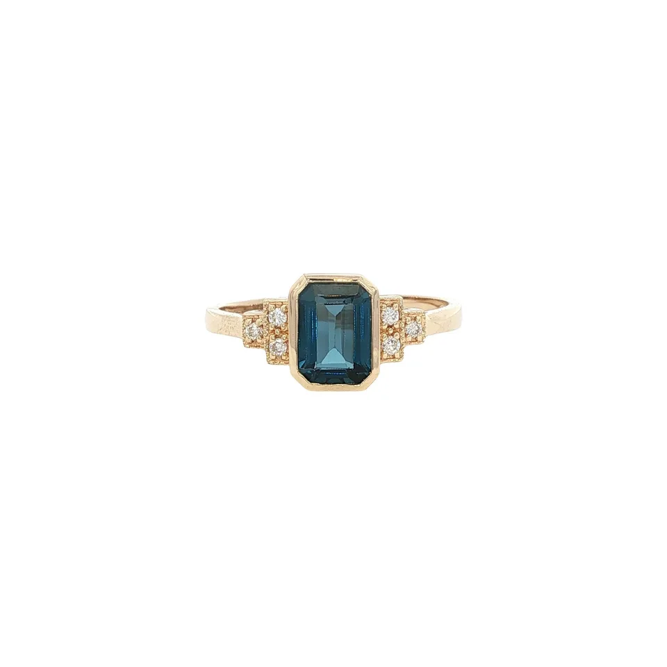 Vintage 14K Gold Ring with Blue Topaz and Diamond