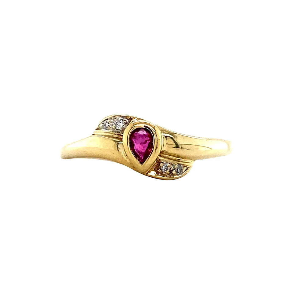 Vintage 14K Gold Ring with Ruby and Diamond