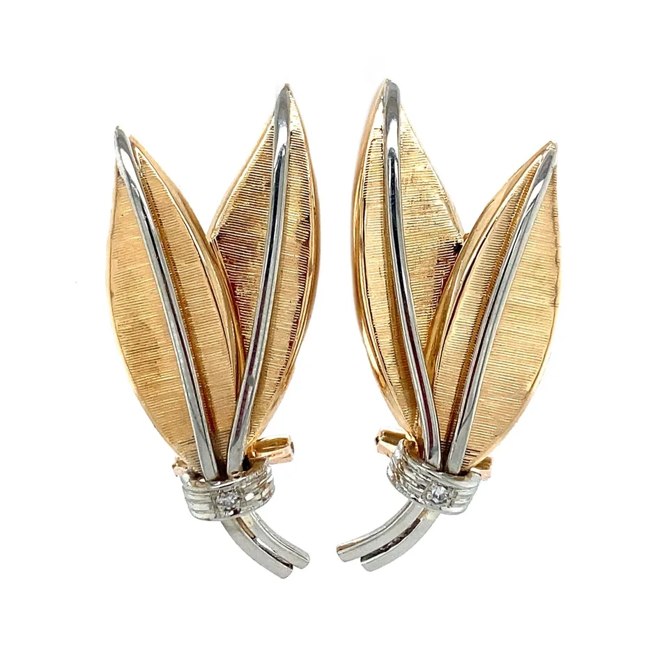 Vintage 18K Gold Stud Earrings with Diamond