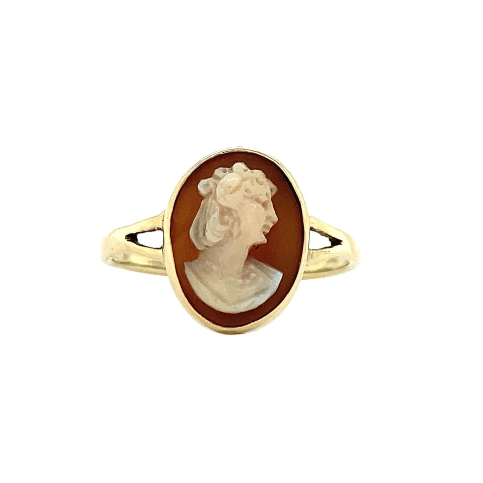 Vintage 14K Gold Ring with Cameo