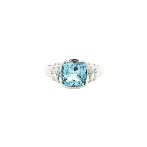 Vintage Sterling Silver Ring with Blue Topaz