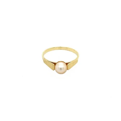 Vintage 14K Gold Ring with Pearl