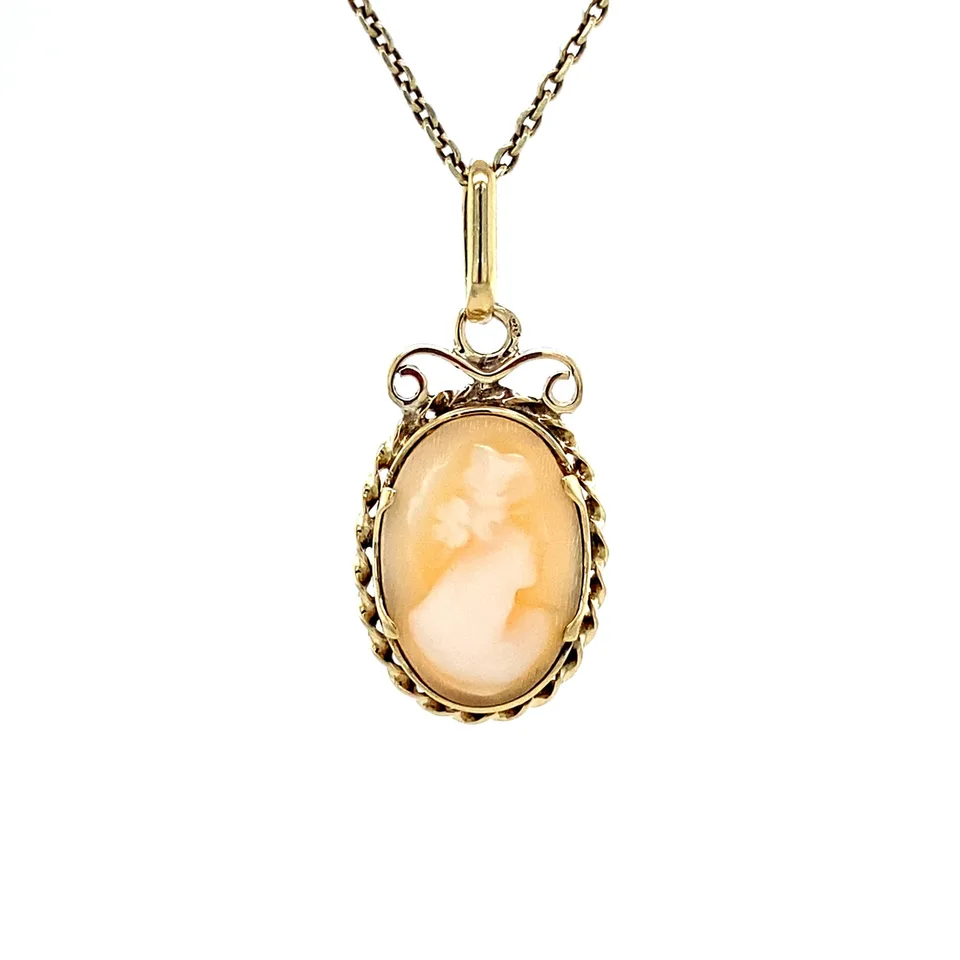 Vintage 14K Gold Pendant with Cameo