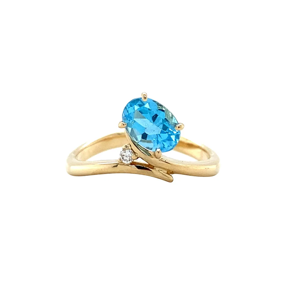 Vintage 18K Gold Ring with Topaz and Diamond