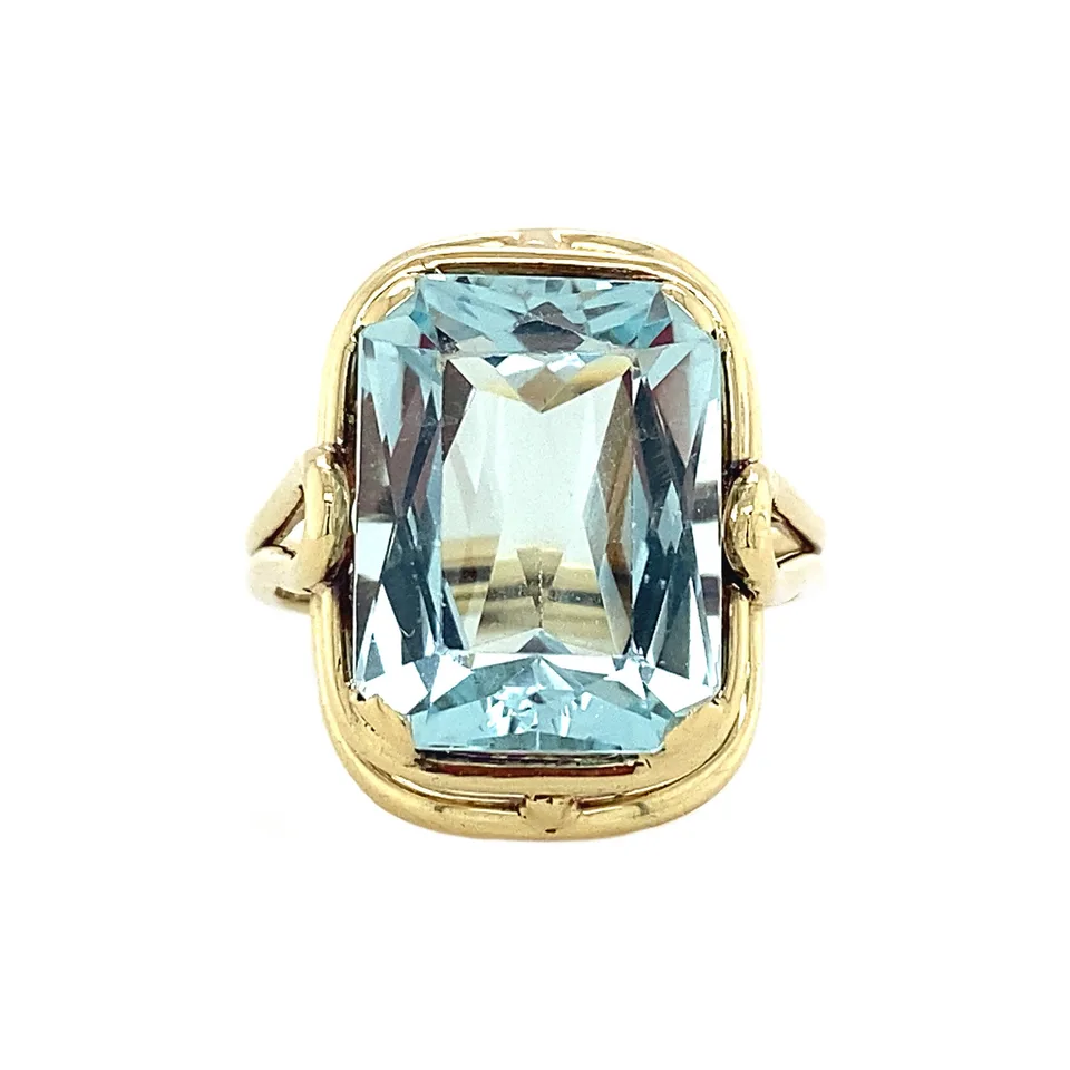 Vintage 14K Gold Ring with Aquamarine