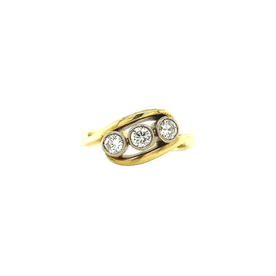 Vintage 14K Gold Ring with Diamond