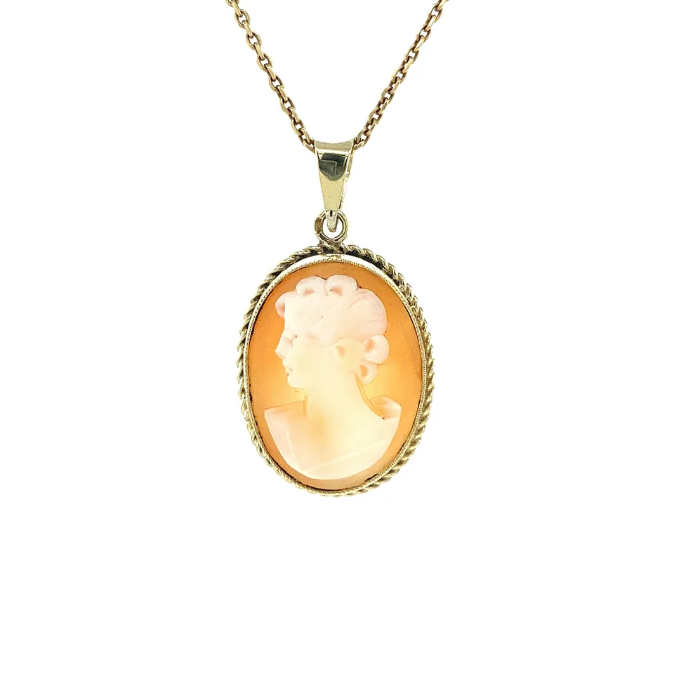 Vintage 14K Gold Pendant with Cameo