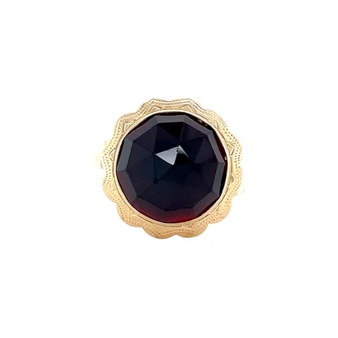 Vintage 14K Gold Ring with Garnet