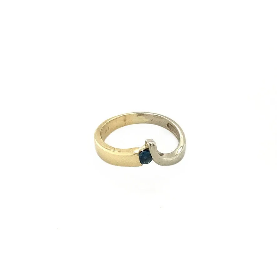 Vintage 12K Gold Ring with Sapphire