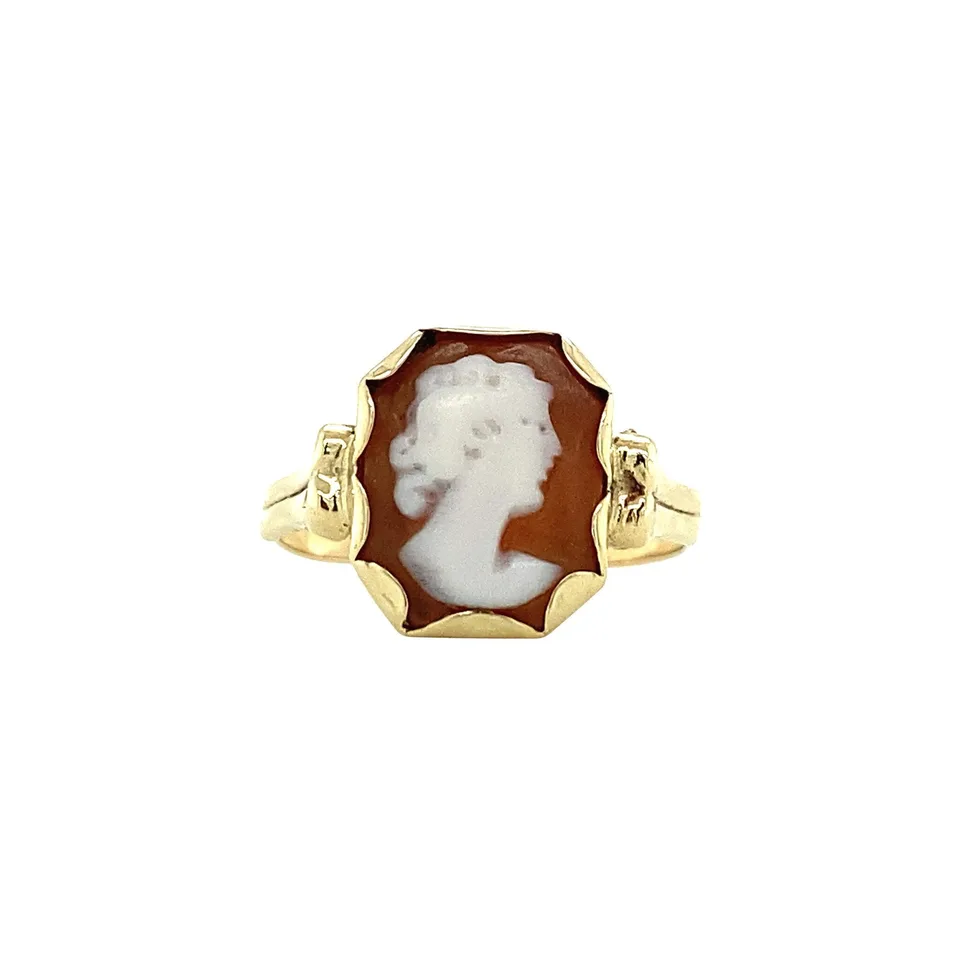 Vintage 14K Gold Ring with Cameo