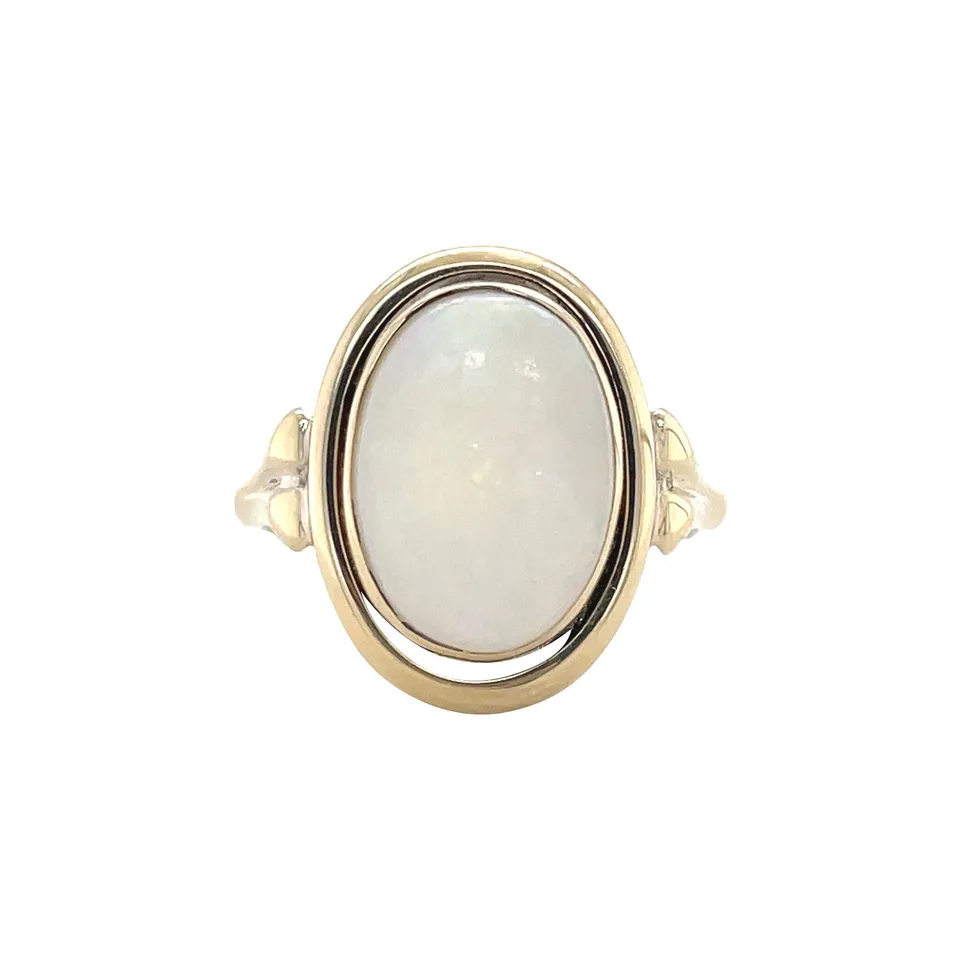 Vintage 14K Gold Ring with Opal