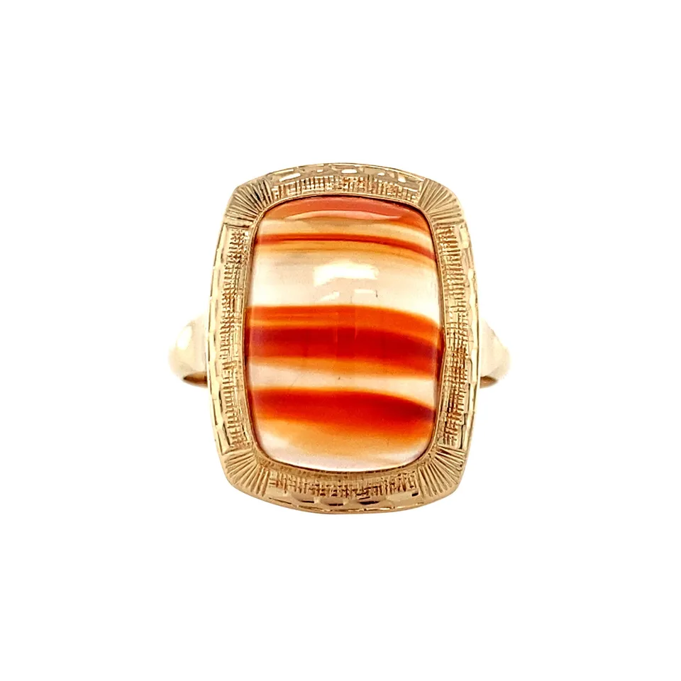 Vintage 14K Gold Ring with Banded Agate