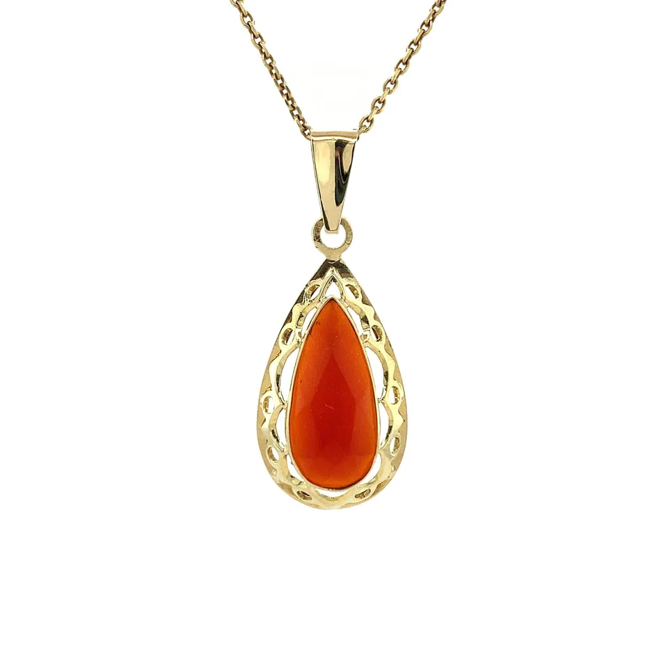Vintage 14K Gold Pendant with Carnelian