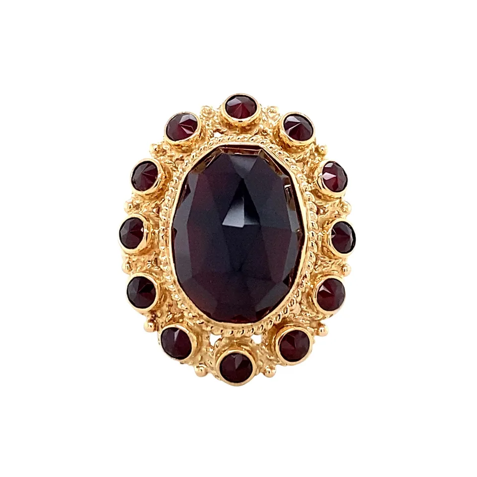 Vintage 14K Gold Ring with Garnet