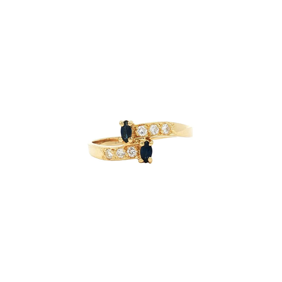 Vintage 18K Gold Ring with Sapphire and Diamond
