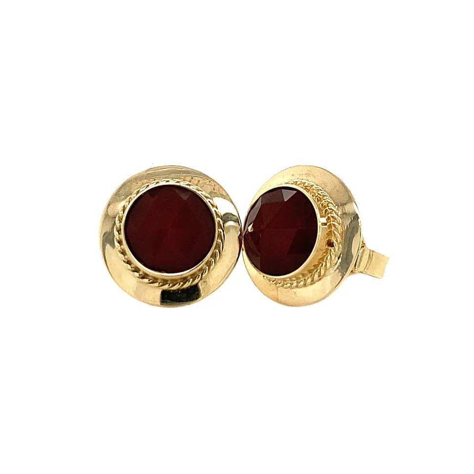 Vintage 14K Gold Stud Earrings with Carnelian
