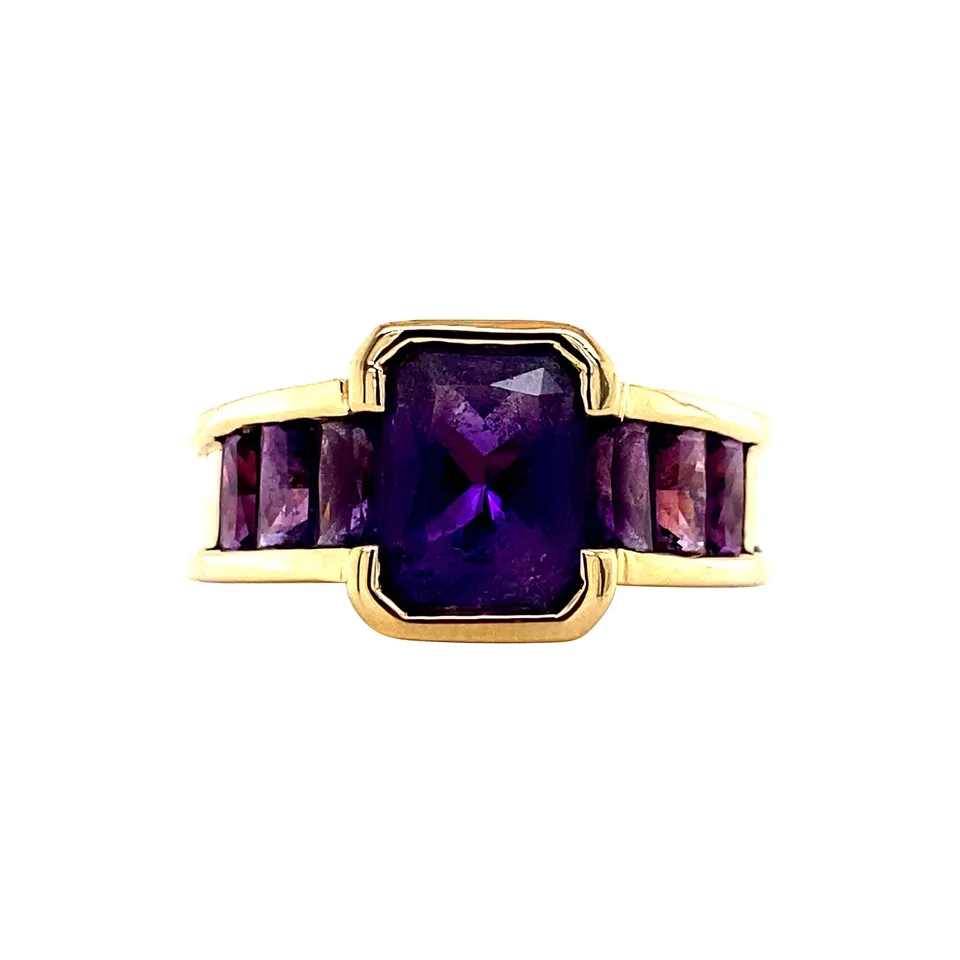 Vintage 18K Gold Ring with Amethyst