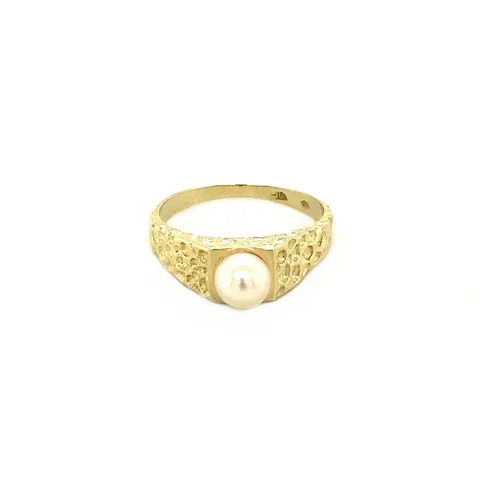 Vintage 14K Gold Ring with Pearl