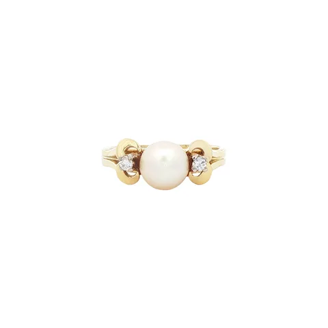 Vintage 14K Gold Ring with Pearl and Diamond