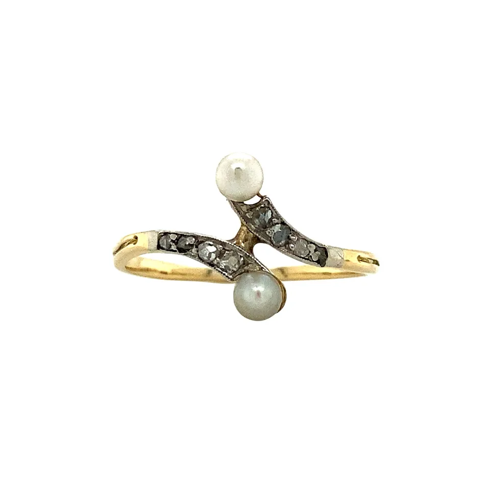 Vintage 18K Gold Ring with Rose Cut Diamond and Pearl
