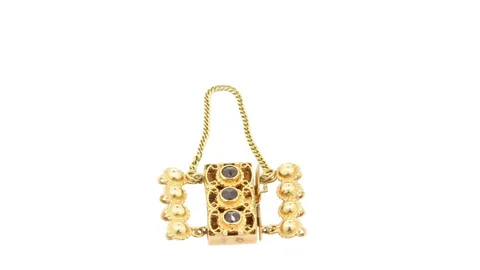Vintage 14K Gold Decorative Clasp with Garnet Necklace