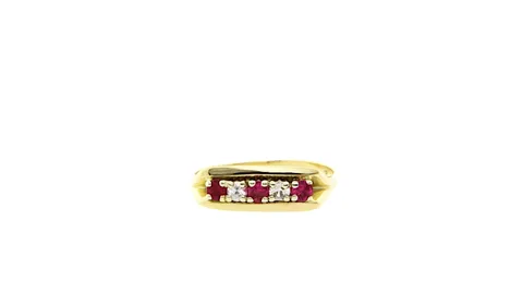 Vintage 14K Gold Ring with Ruby and Diamond
