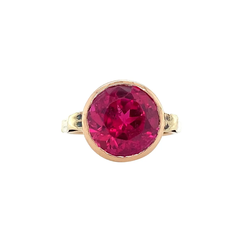 Vintage 14K Gold Ring with Ruby