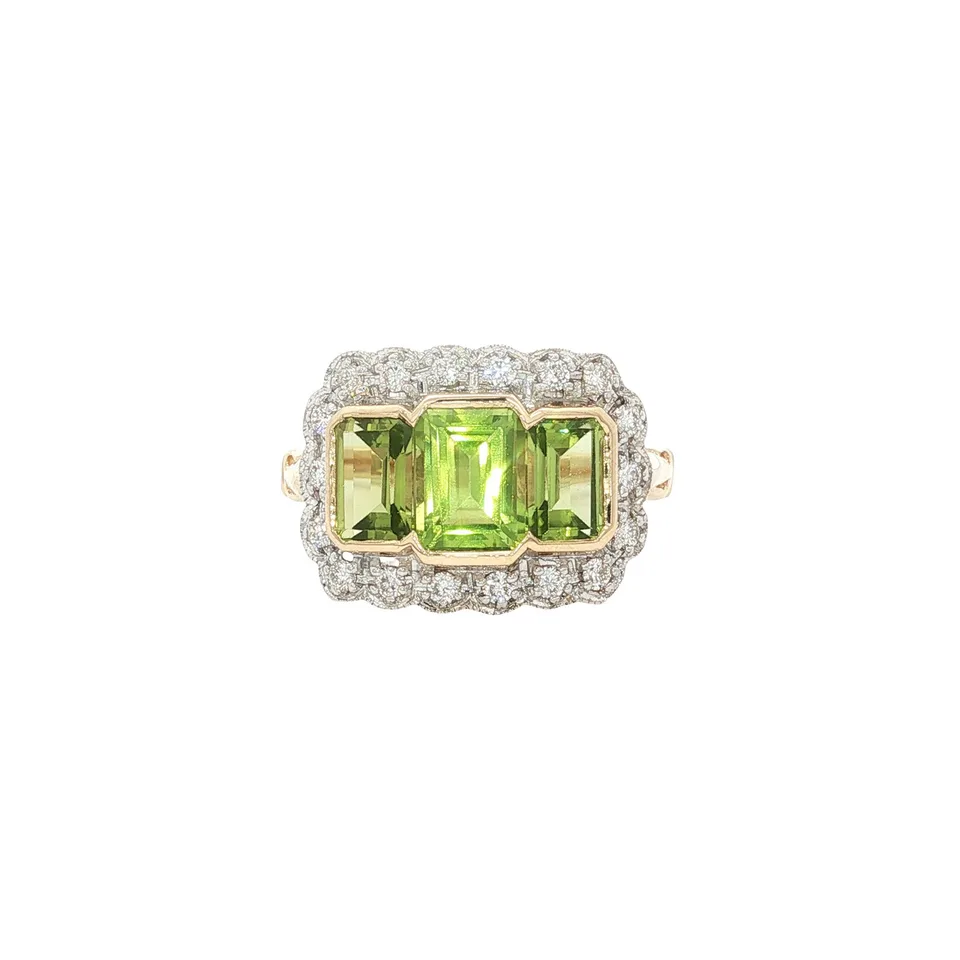 Vintage 14K Gold Ring with Peridot and Diamond