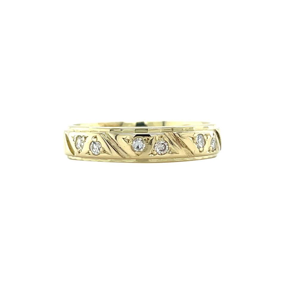 Vintage 14K Gold Ring with Diamond