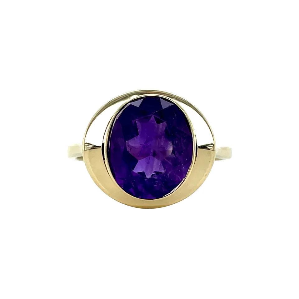Vintage 8K Gold Ring with Amethyst