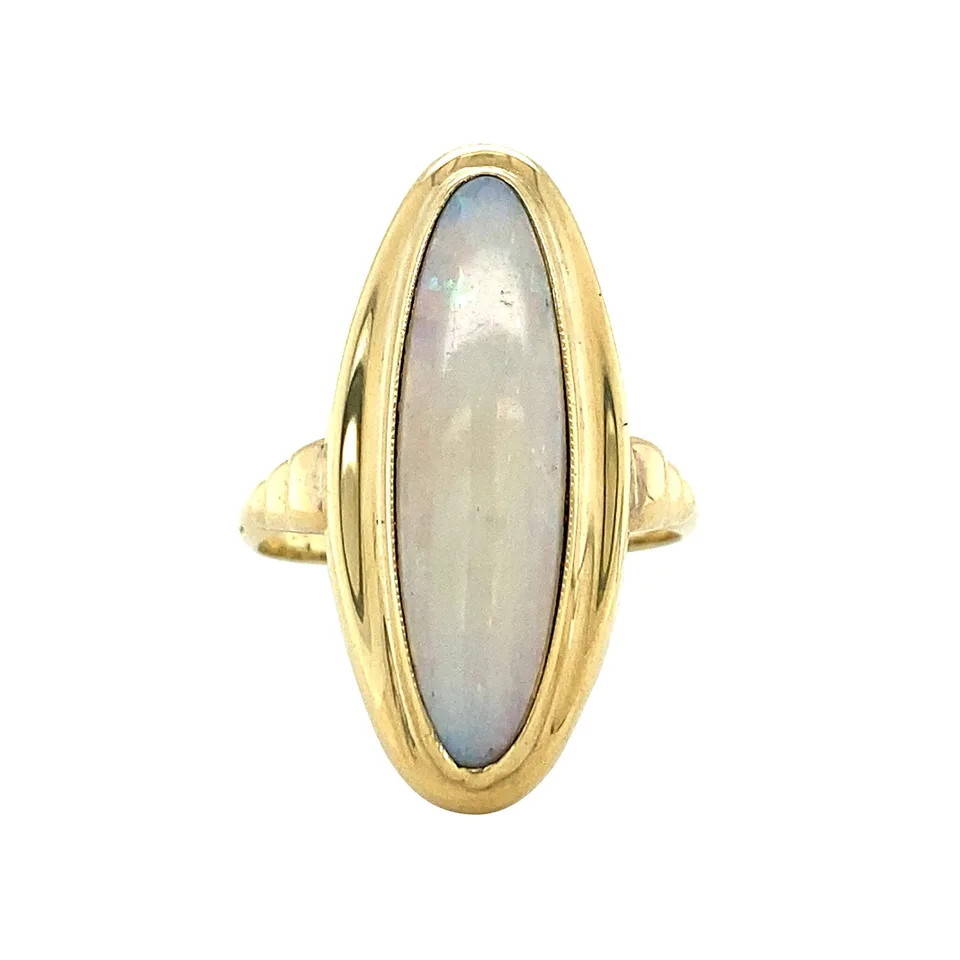 Vintage 14K Gold Ring with Opal