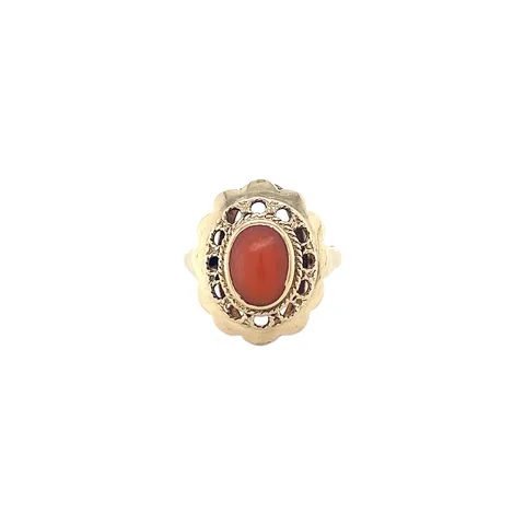 Vintage 14K Gold Ring with Red Coral