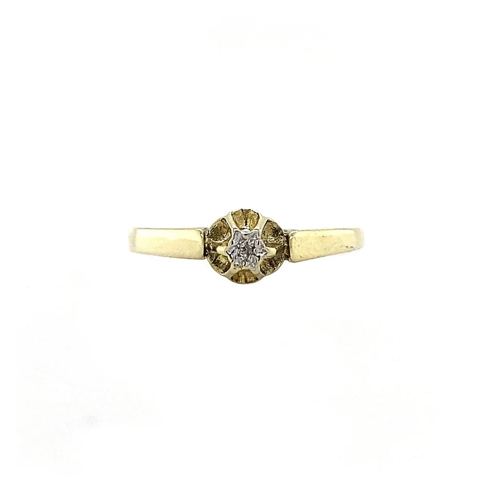Vintage 14K Gold Solitaire Ring with Diamond