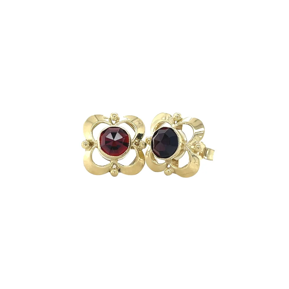 Vintage 14K Gold Stud Earrings with Garnet