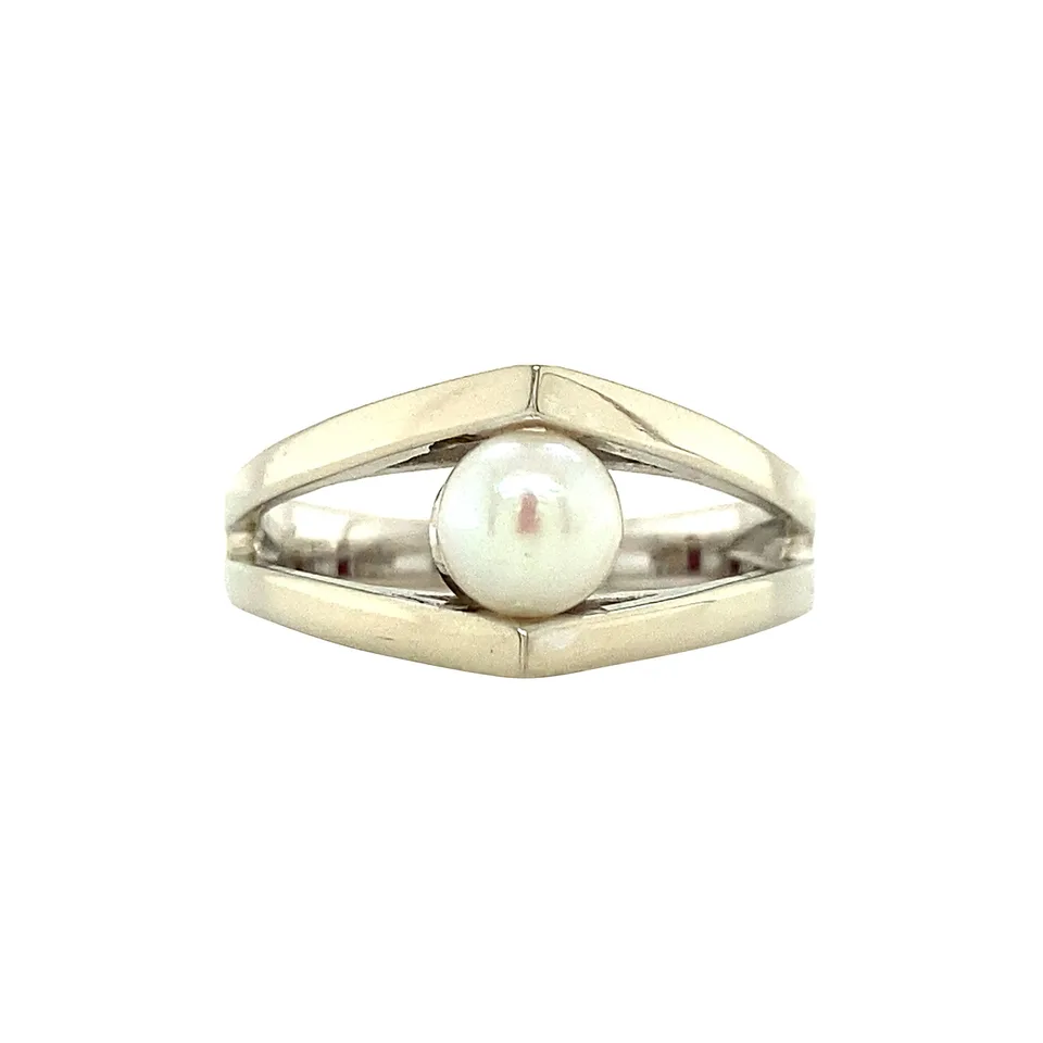 Vintage 18K White Gold Ring with Pearl
