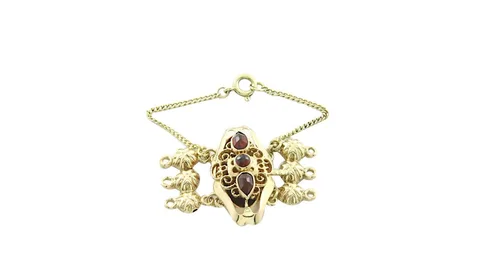 Vintage 14K Gold Decorative Clasp with Garnet Necklace