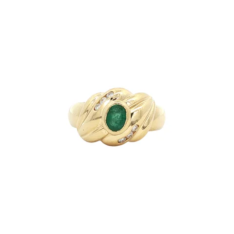 Vintage 18K Gold Ring with Emerald and Moissanite