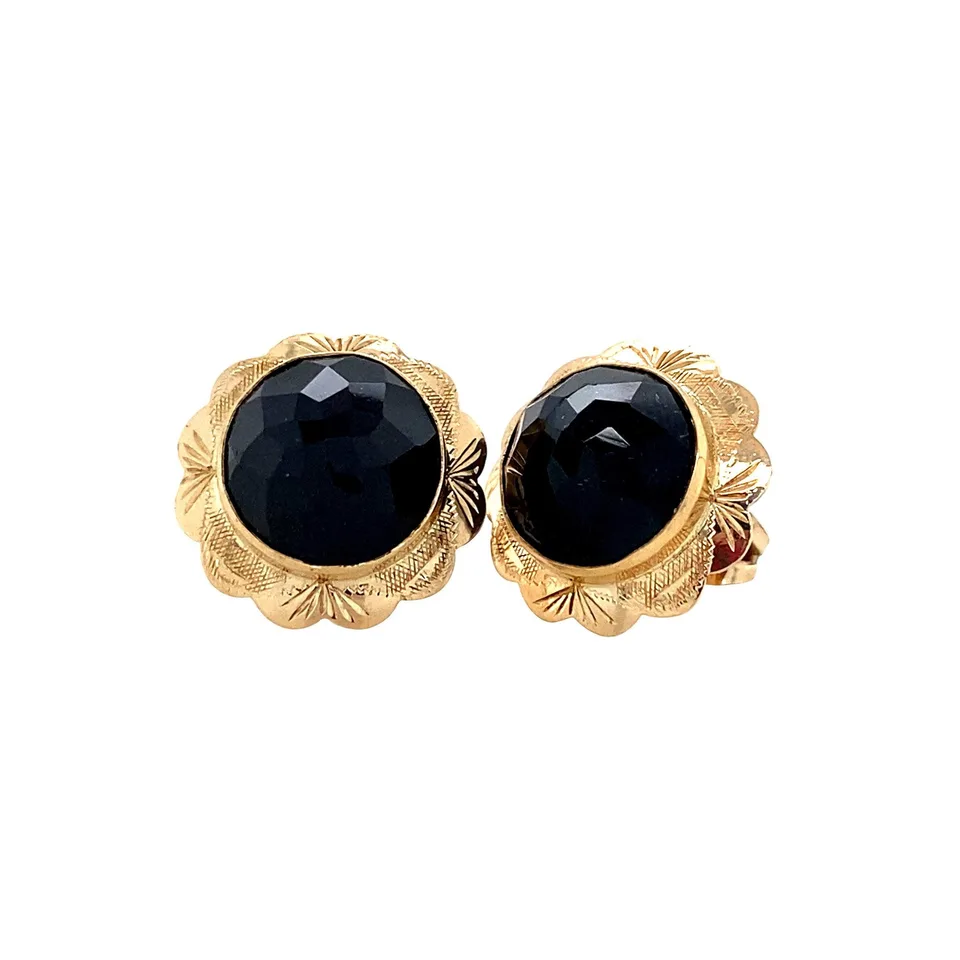 Vintage 14K Gold Stud Earrings with Garnet