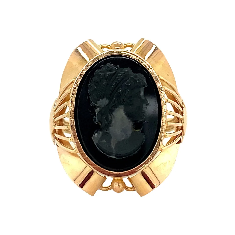 Vintage 18K Gold Ring with Glass Cameo