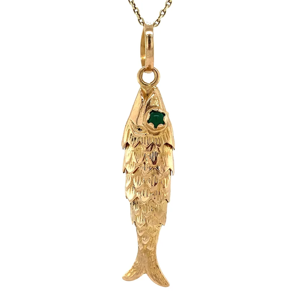 Vintage 18K Gold Pendant Fish with Groen Glass