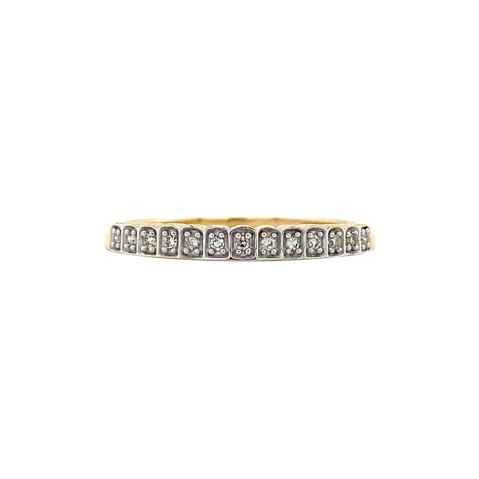 Vintage 18K Gold Memoire Ring with Diamond