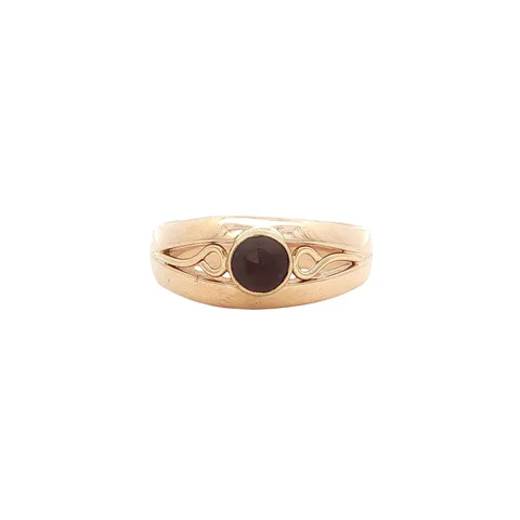 Vintage 14K Gold Ring with Garnet
