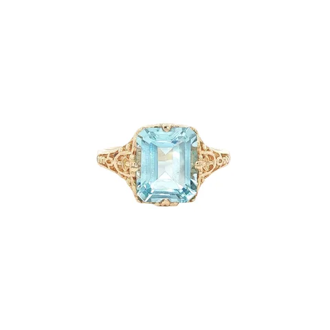 Vintage 14K Gold Ring with Blue Topaz