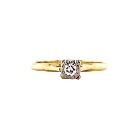 Vintage 14K Gold Solitaire Ring with Diamond